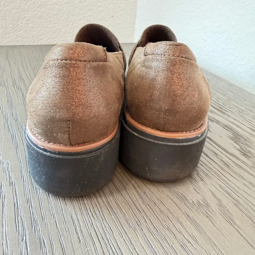 Clarks Collection Womens 11 W Bronze Metallic Shimmer Pleated Slip On Loafers - Picture 4 of 7